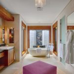 Shangri-La - Beach Villa - Bathroom