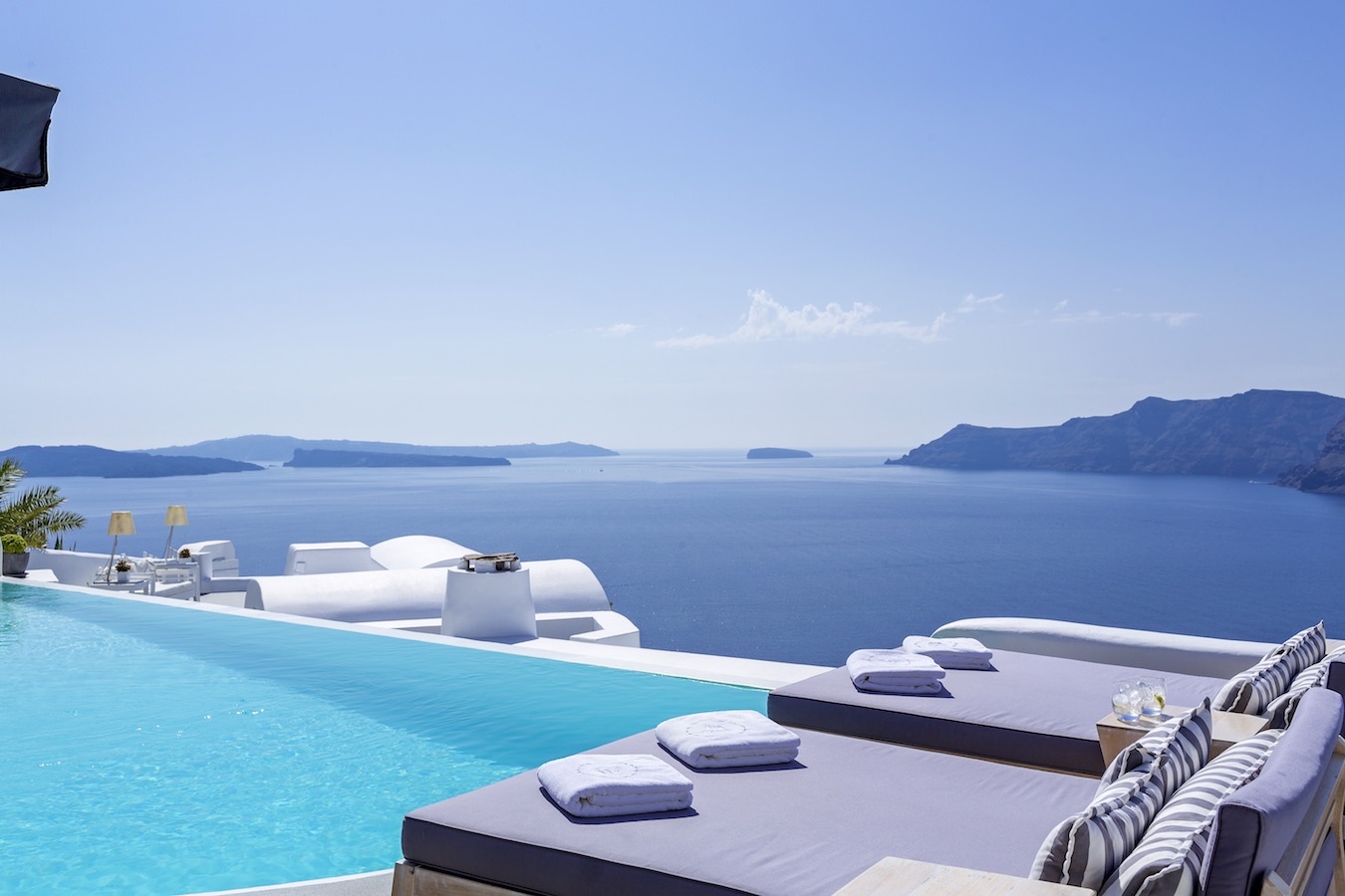 Katikies Santorini dengan kolam renang infinity