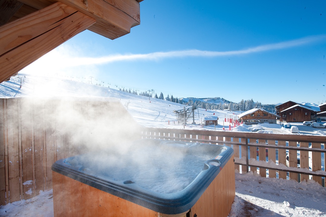 Les Gets Chalet Altitude Lodge Hot Tub