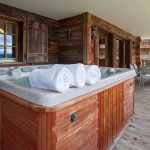 Chalet Max Hot Tub