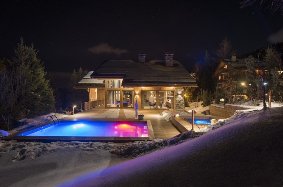 Chalet Alpaca Nighttime